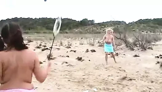 iki busty babes oynama