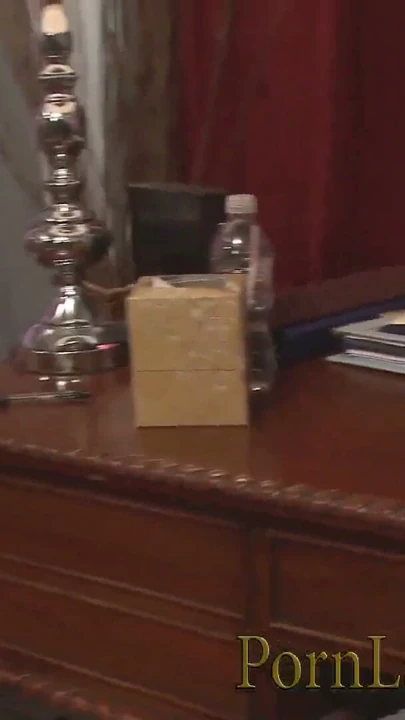 Sarışın orta yaşlı seksi misyoner büyük göğüsleri zıplarken sikiliyor | Klip 3