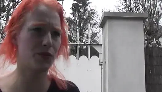 Yaramaz Fransız sürtük sıkı götünü siktiriyor