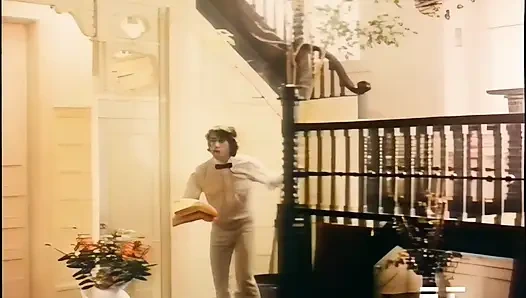 Dim İtalyan ışıklarının altında şehvetli sikişiyor