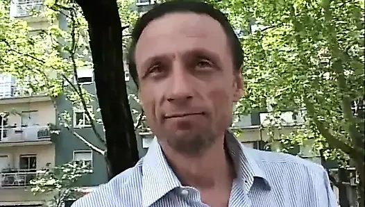 Seksi sarışın orta yaşlı seksi kadın amcık sikişiyor