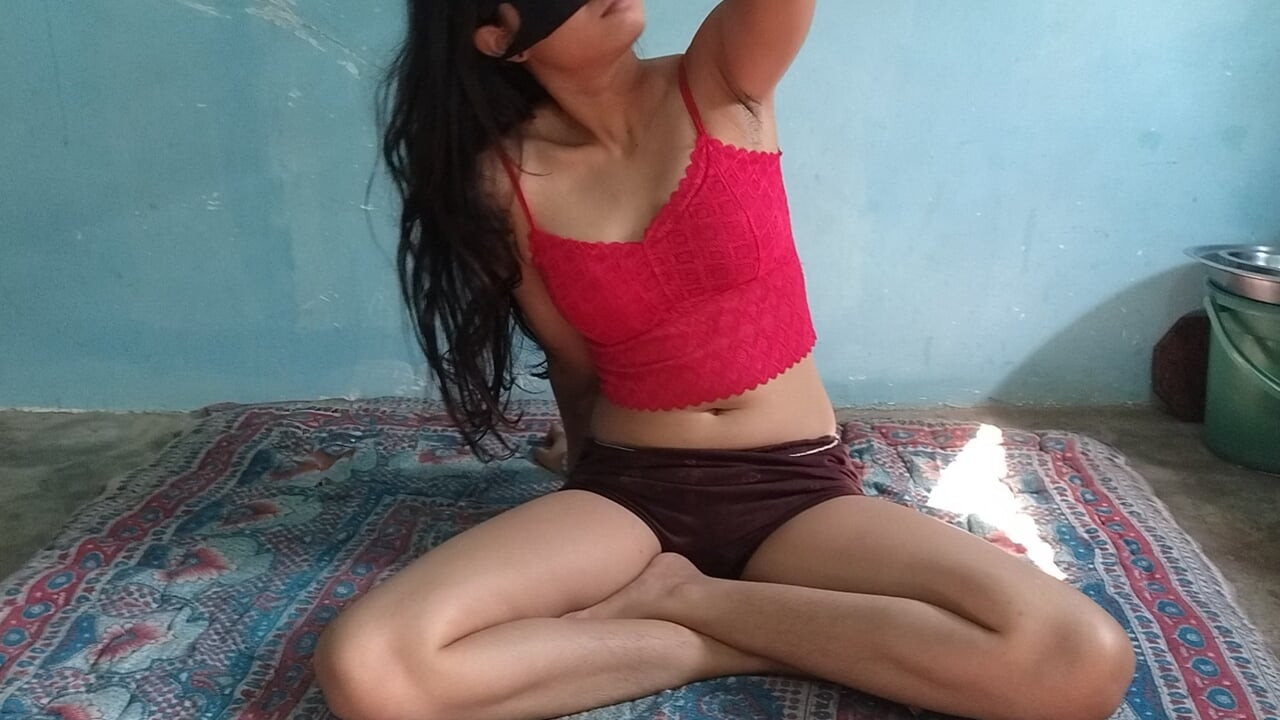 Chhoti ko land chusa kar fad di gand Hintçe ses, desi Hintli mavi film, porno, xxx, ki chudai, seks videosu, sevimli kız çıplak, xvideo