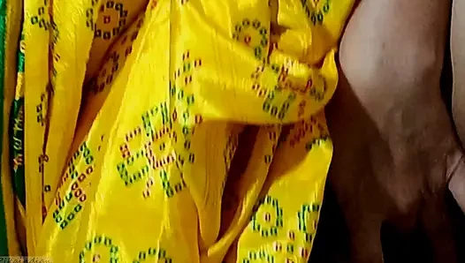 Ateşli desi Hintli ev hanımı sari blause seks aşk sikişiyor