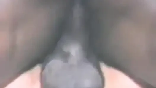 İki zenci adam kıllı bir sarışını sırayla alıyor