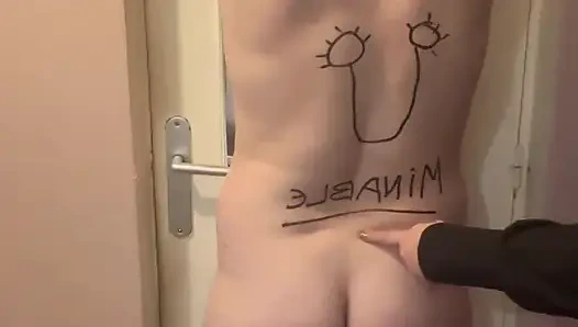 Bağlanmış ve aşağılanmış bir itaatkâr