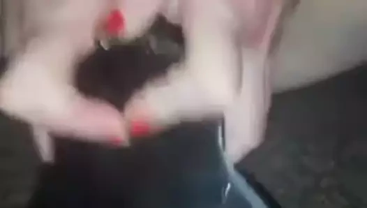 Dik milf olduğunu kahrolası dev yapay penis