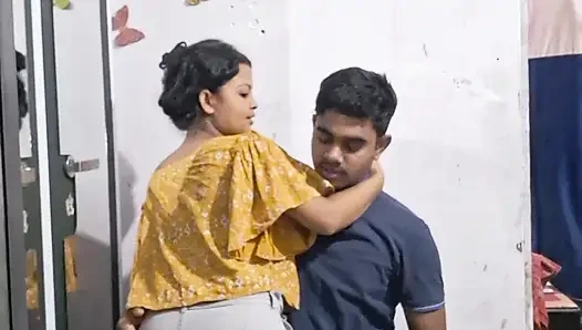 Delivery boy with Indian Beautiful Wife Fu.cking hot