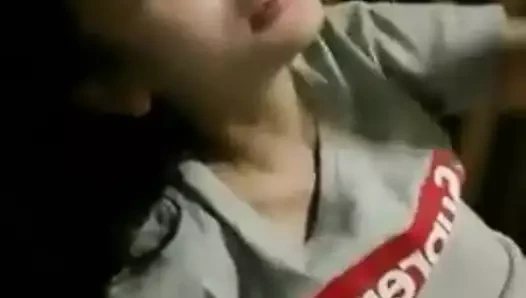 Güzel Endonezyalı genç çift