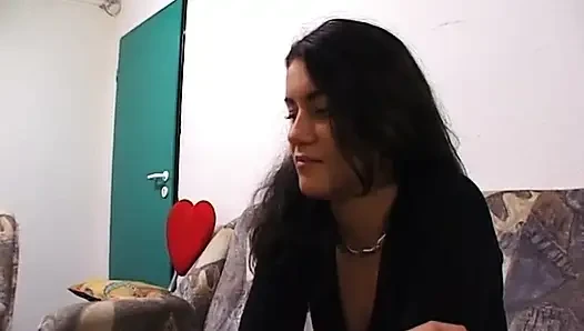 Güzel hatun oyuncu seçmelerinde kendini tatmin ediyor