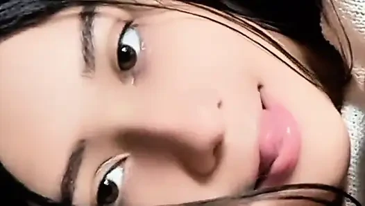 L'attrice porno Gomez si masturba