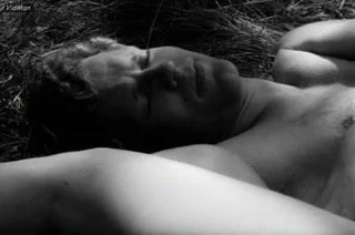 'Ben merak ediyorum sarı' dan Lena nyman bj