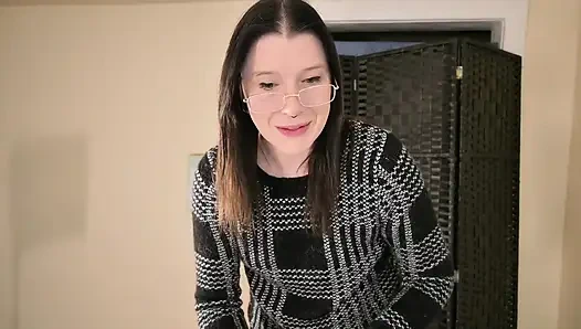 Üvey anne seni evde karşılıyor