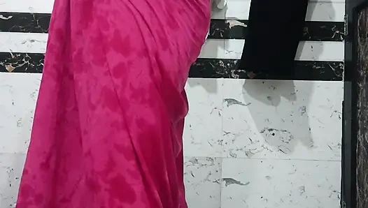 Priya bhabi seksi banyo gösterisi