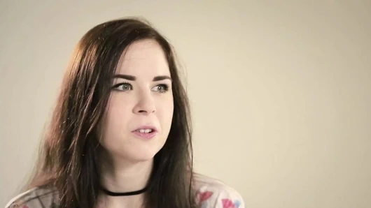 Ersties - seksi kız bilmediği biriyle ilk kez seks yapıyor