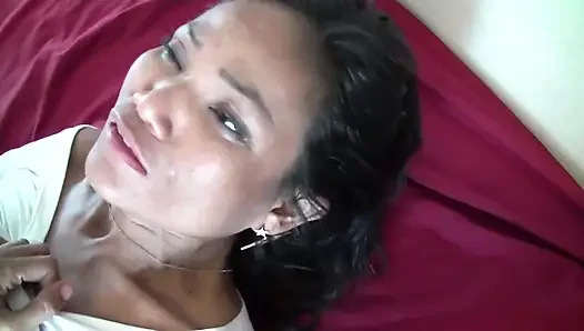 Fucking a hot Thai lady in the hotel room