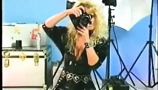 Electric Blue 43: büyük memeli sorun