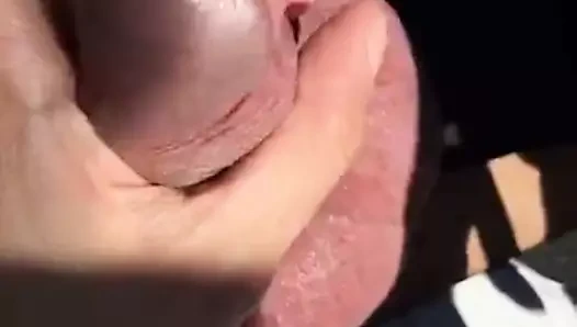 Ballbusting ile alay ve inkar