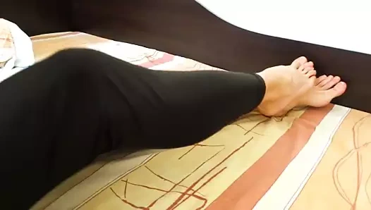 Çok kemerli ayaklarımı gösteriyorum