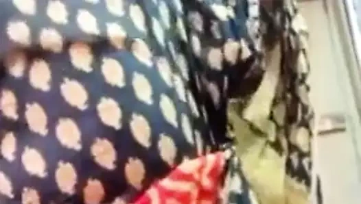 erkek arkadaşı ile Bengalce bhabi