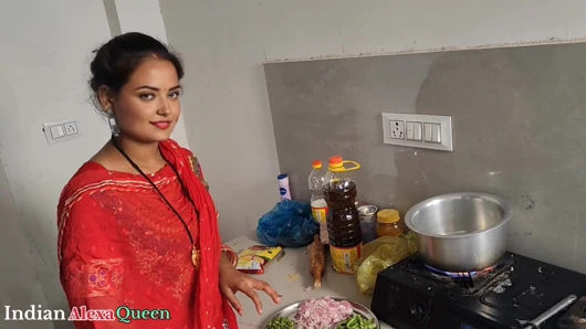 Kayınbiraderim çok akıllı, maggi'i mutfakta yapıyor ve yatak odasında sikiyle götümü sikiyor IndianAlexaQueen