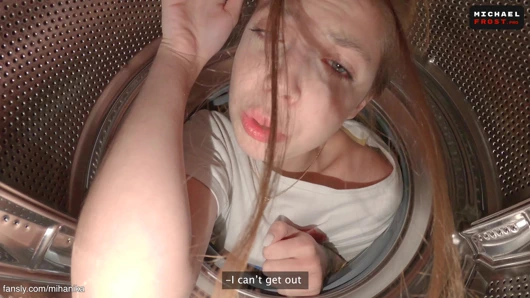 Yardım et, üvey kardeşim! sıkıştım!