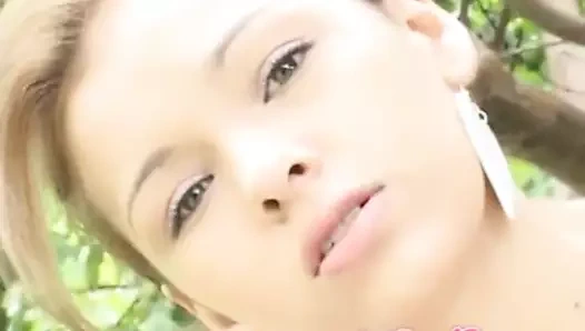 Sevimli genç Mastürbasyon açık havada