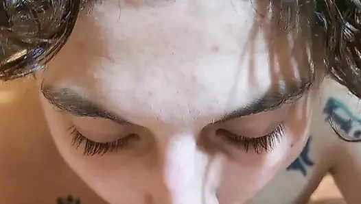 Akasha sakso gırtlağına kadar alıyor