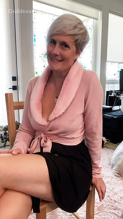 Hot Preview - Tapping My Best Friend's Mom While He's at the Gym