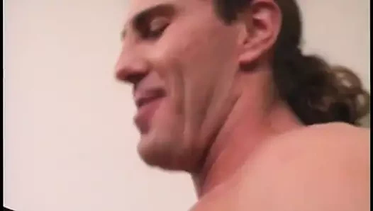 Uzun saçlı adam kızıl saçlı amatör kızı baştan çıkarıyor