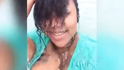 Suda ne güzel bir meme.mp4