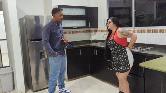 Antonella hizmetçi olmak için röportaj yapıyor ve yeni işverenini oral seksle ikna ediyor