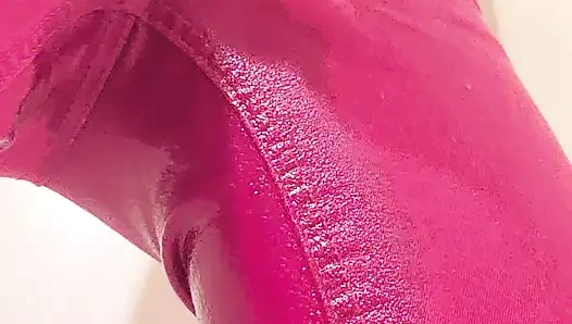 İstenen: kendi kendine işemek ve vibin orgazm