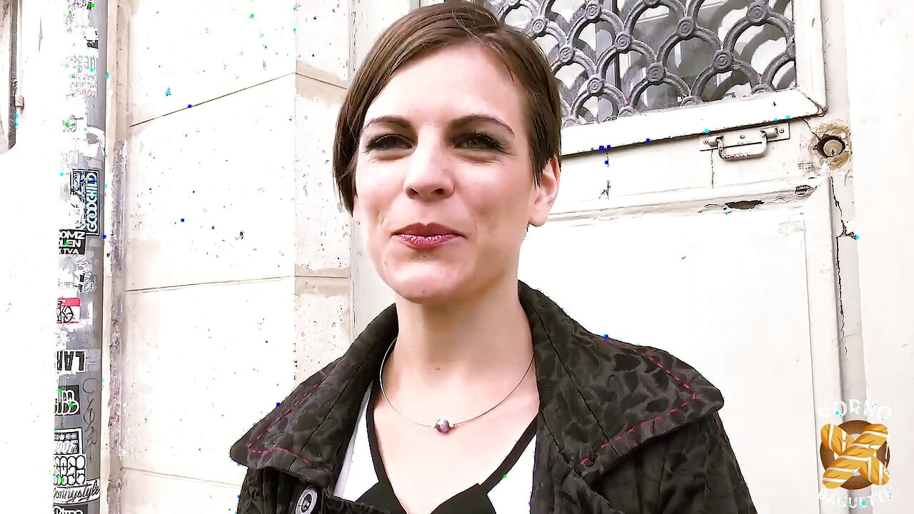 Marie porno deniyor ve durmak istemiyor