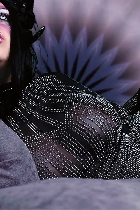 Succubus'tan kahverengi tuvalet görevi, dev göt deliği tarafından ruh yutma ve yutma!