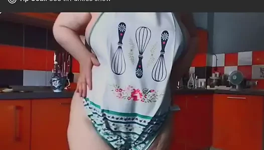 Live cooking meat pancakes