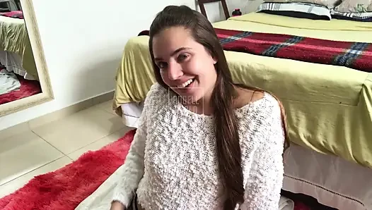 JOI - Büyük Sarışın Kız El Hareketini Yönlendiriyor