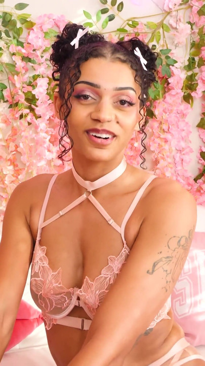 Pembe oda ep.31: uzun boylu, seksi sürtük Natasha Carter hepsini yapıyor