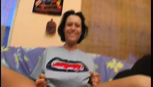 Hat sie wirklich mitten iomzimmer gepisst? Der typ steht auf versaute teens! Reto, German amateur, german teen