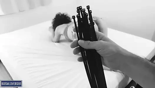 Sansürsüz bdsm hakimiyetinde ağzına boşalıyor