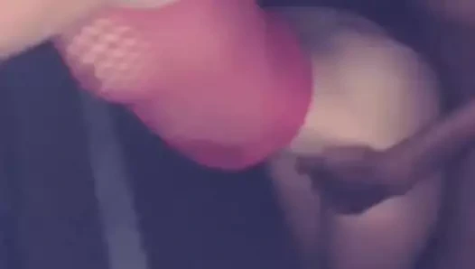 Genç eş ile kamu üçlü, bire bir