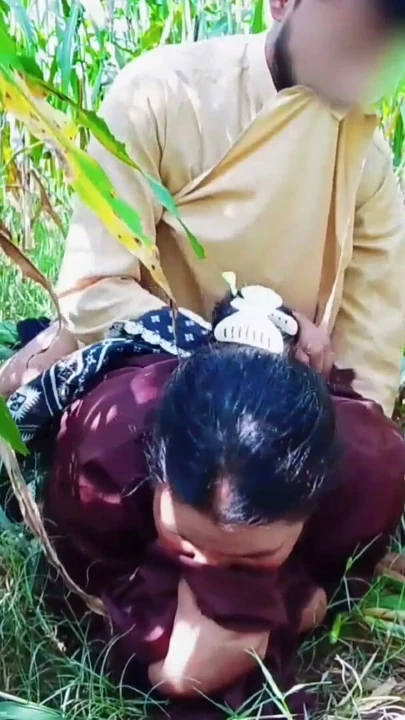 Kheton mein ghumne ke liye Aaye to mood ban gaya piche se Dala to maja a Gaya | Clip 1