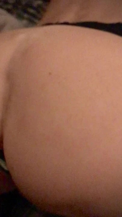 amatör slutwife ile ona yeni mücevherli buttplug içinde