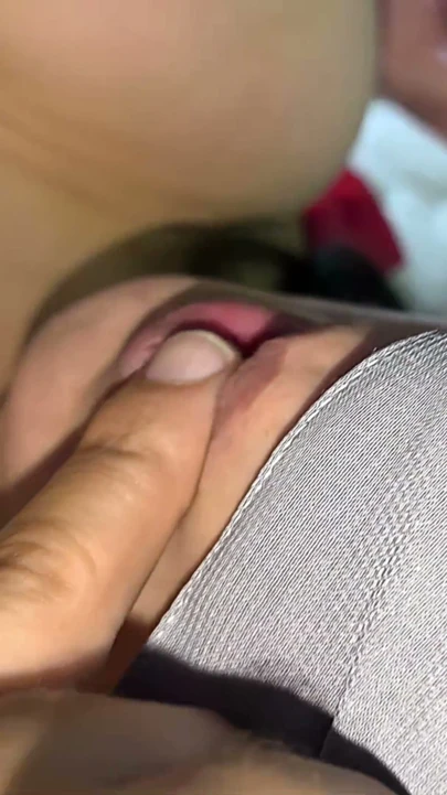 Arap evli kadın seksi paylaşıyor Arap üçlü grup seks ateşli orta yaşlı seksi kadın
