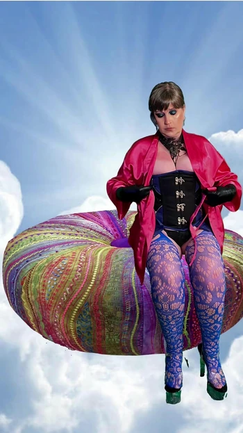 Бабушка Carmen дилдо и член трахается в кримпайную пизду