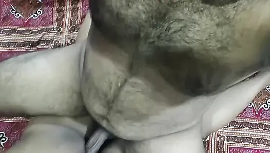 Hintli üniversite öğrencisinin daha fazla sekse ihtiyacı var