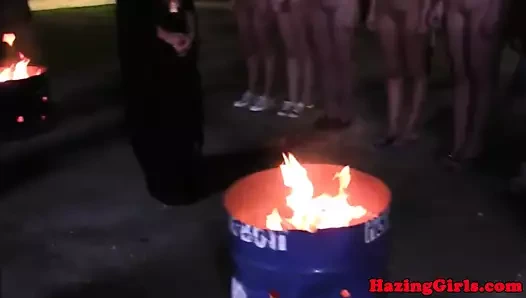 Kolej les gençler aşağılanmış sırasında taciz