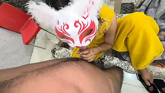 Ne zaman yanlış bir jest yaptı, aynı zamanda fırsatı kaçırmadı, penisi ağzına koydu sonra