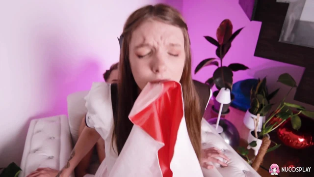 Anime kızı, lymia marks, sikilmeden önce sıkı küçük amcığını tatmin ediyor