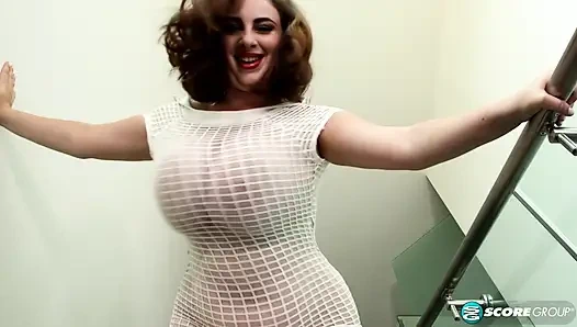 Büyük memeli, güzel esmer