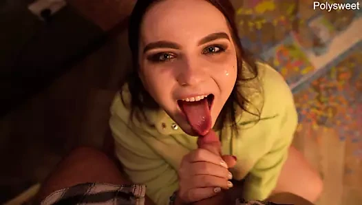 Bulmacalar sırasında nazik oral seks, dil oyunu, orgazm için mastürbasyon